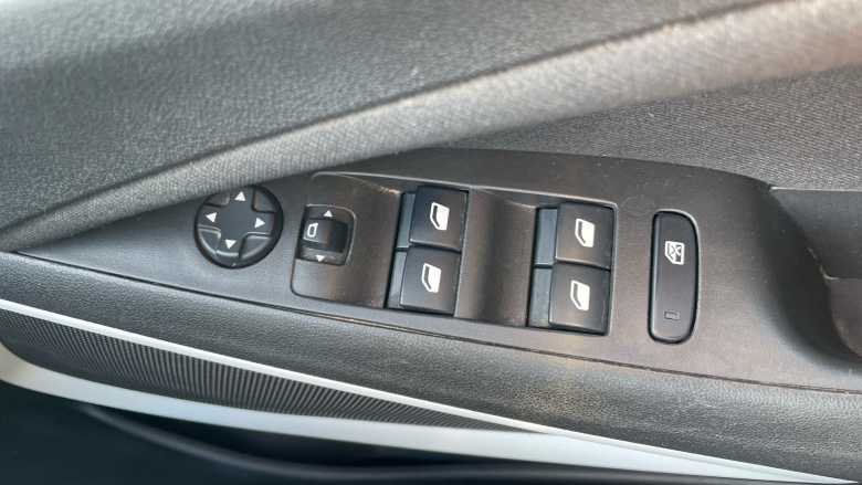 Vauxhall Crossland 1.2 Turbo Griffin 5dr Petrol Hatchback